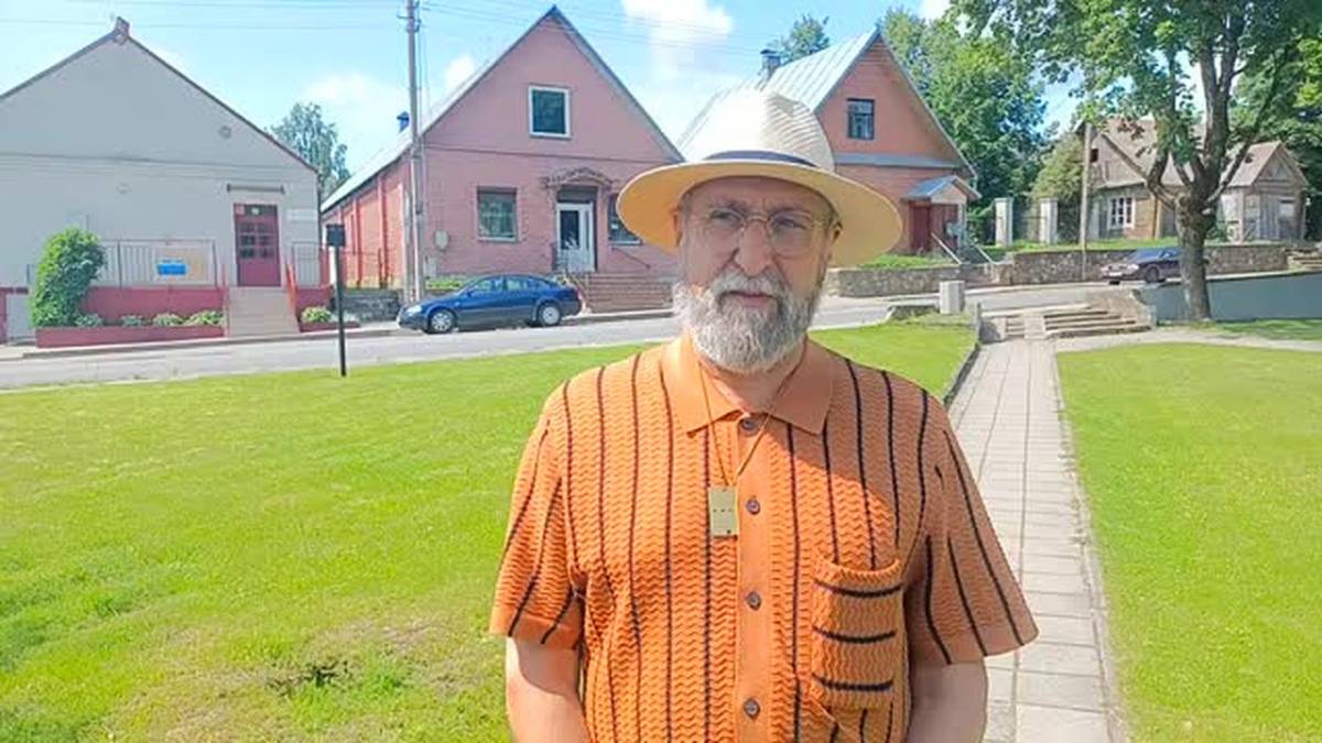  Dziewieniszki, miasteczko   (Dziewieniszki gmina wiejska  ). Potomek dziewieniskich Żydów Sheldon Stone z Londynu w Dziewieniszkach