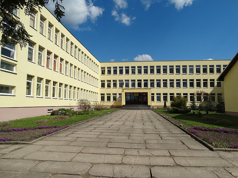  Dziewieniszki, miasteczko   (Dziewieniszki gmina wiejska  ). Gimnazjum im. A. Mickiewicza w Dziewieniszkach