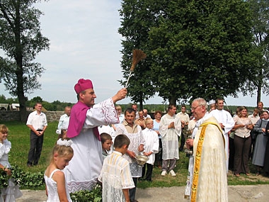  Kamień, wieś   (Ivianiecki sielsowiet  ). Освящение