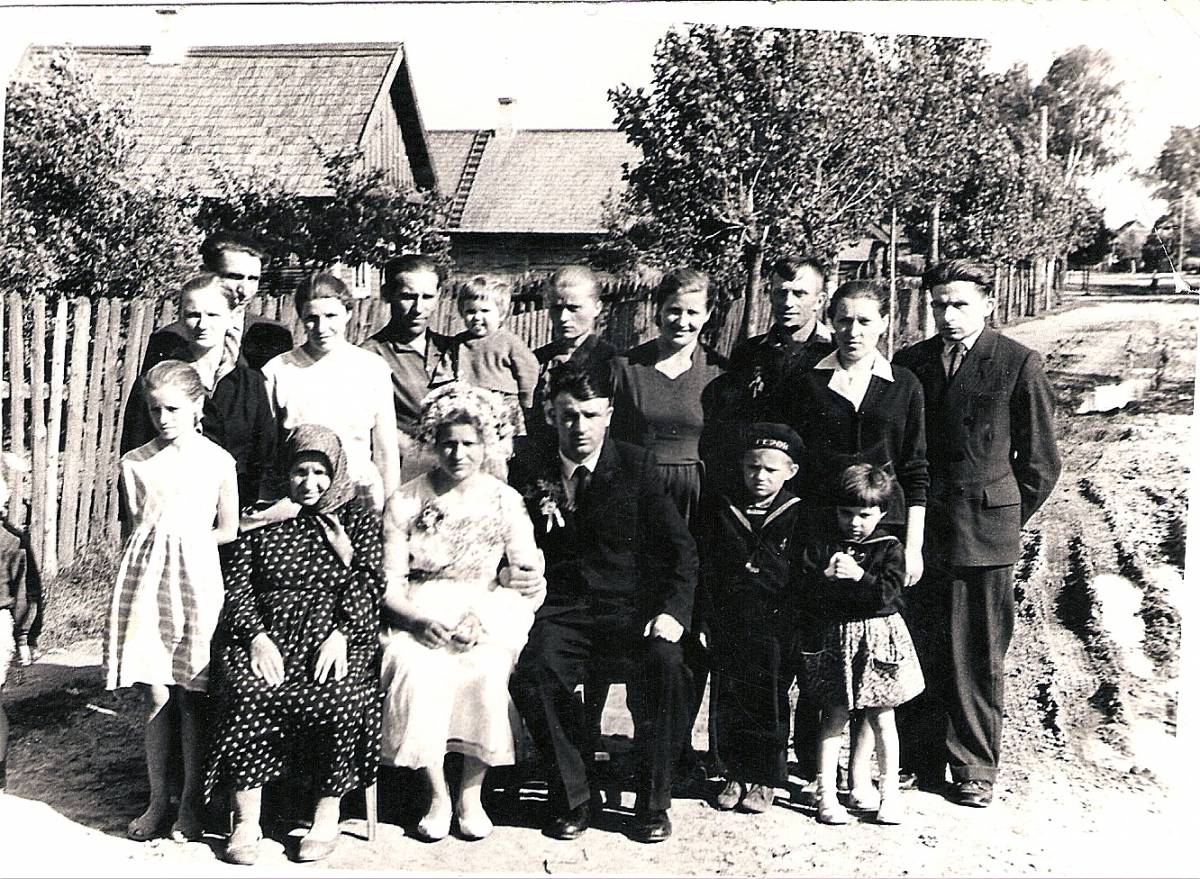  Hancewicze, town ( ). Деревня Ганцевичи     <br>Семья Мелеховцов