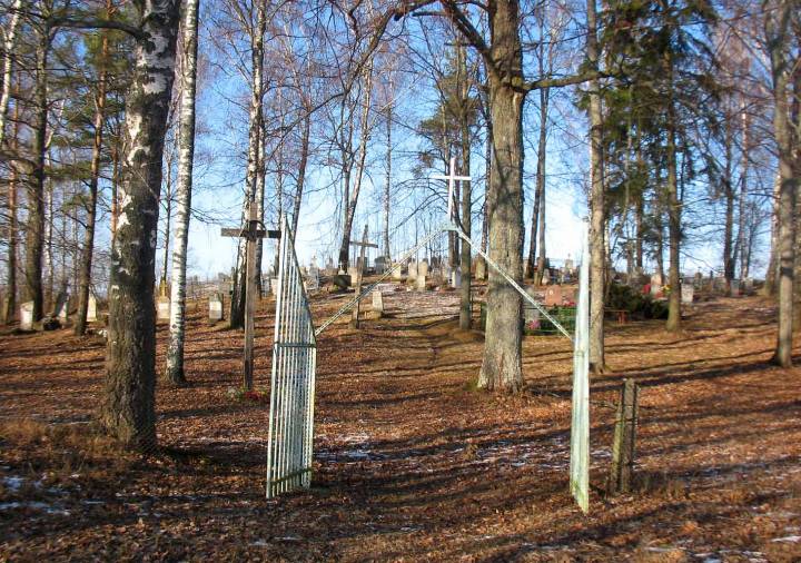  Ukla, village (Ciacierkaŭski rural council). Stary cmentarz w Uklach / nie jestem autorem tego zdjęcia