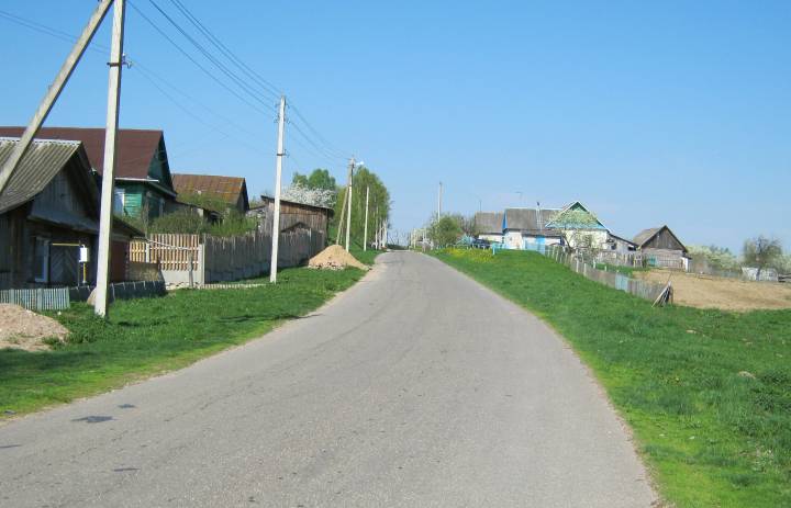  Гаенская Юрздыка, сяло (Гайна-Слабодская воласць). Дарога вяла да касцёла