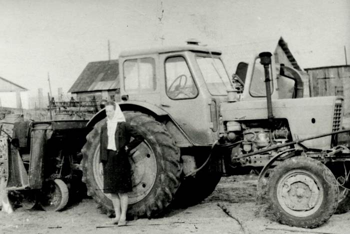  Logoza, village (Hajnienski rural council). Куніцкая Н., будучы Герой Сацыялістычнай Працы<br>Фота 1971 г.
