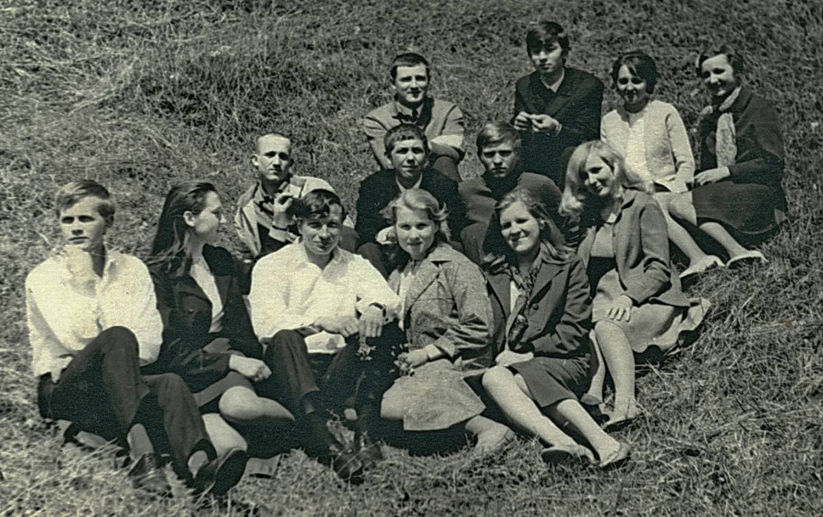  Logoza, village (Hajnienski rural council). Сябры праводзяць на службу ў Савецкай Арміі. Быў наказ: