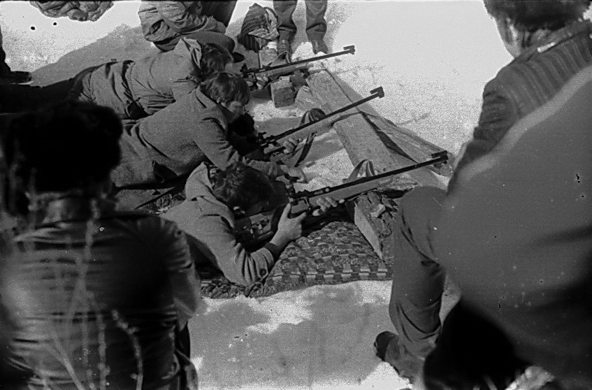  Logoza, village (Hajnienski rural council). Спаборніцства па стральбе... 