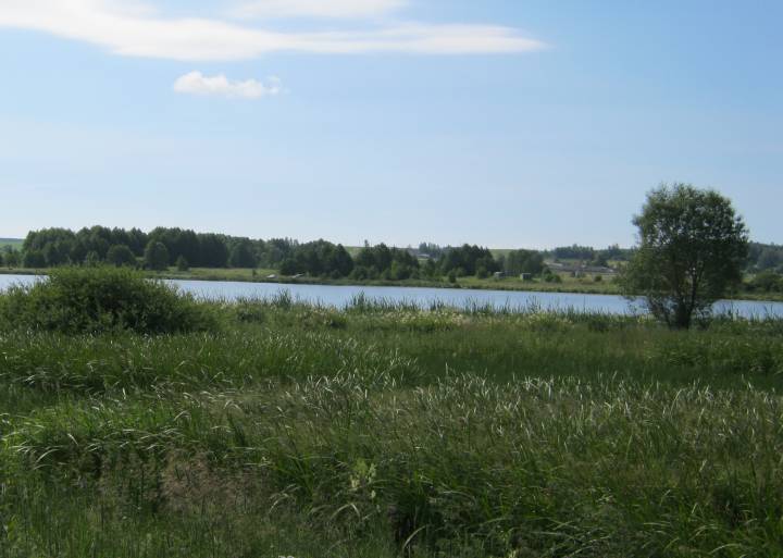  Заазер'е, вёска (Лагойскі сельсавет). За возерам Заазер'е...