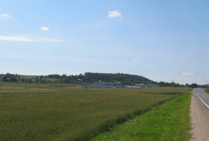  Заазер'е, вёска (Лагойскі сельсавет). Удалечыні Заазер'е...