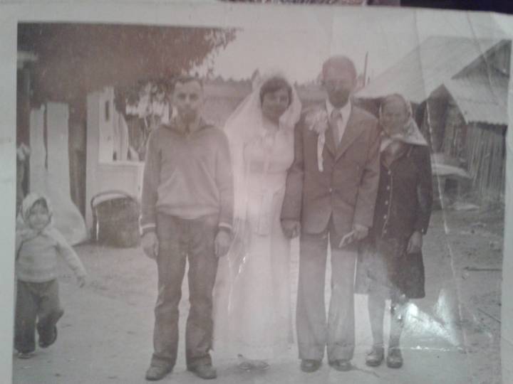  Могилицы, деревня (Вольковский сельсовет). Свадьба слева-направо Петрученя Михаил Емельянович