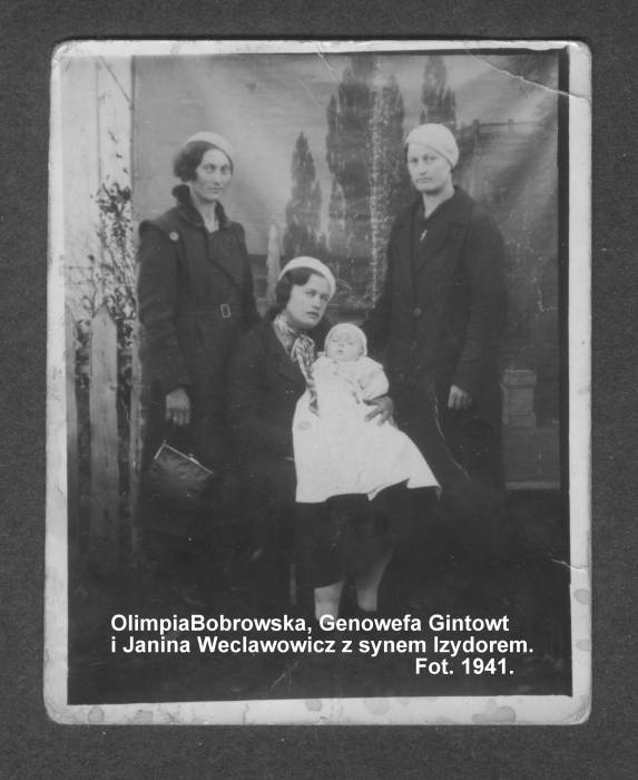  Ohłobliszki, futor (Eygerdovskiy selsovet). To moje pierwsze zdjęcie z Mamą i Ciotkami.