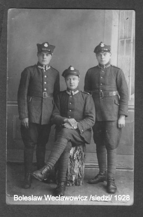  Ohłobliszki, futor (Eygerdovskiy selsovet). Bolesław Węcławowicz zginie 5 września 1939 w okolicach Piotrkowa Trybunalskiego. Pochowany na Cmentarzu Wojskowym w Piotrkowie Trybunalskim