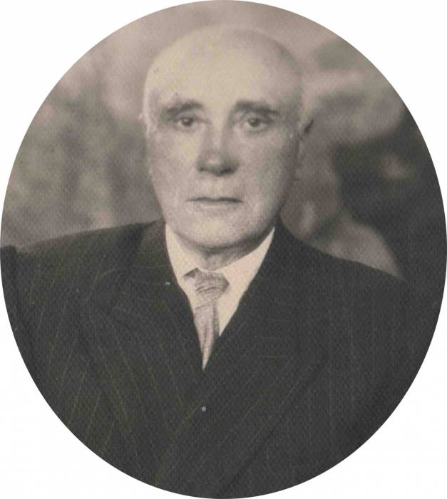  ,  (  ). Wójt gm. Olkowicze Jan Wojewódzki, ożeniony z Emilją Józefowicz , zesłany w 1939 r. na Sybir, po powrocie mieszkał w Olkowiczach gdzie zmarł w 1963 r.