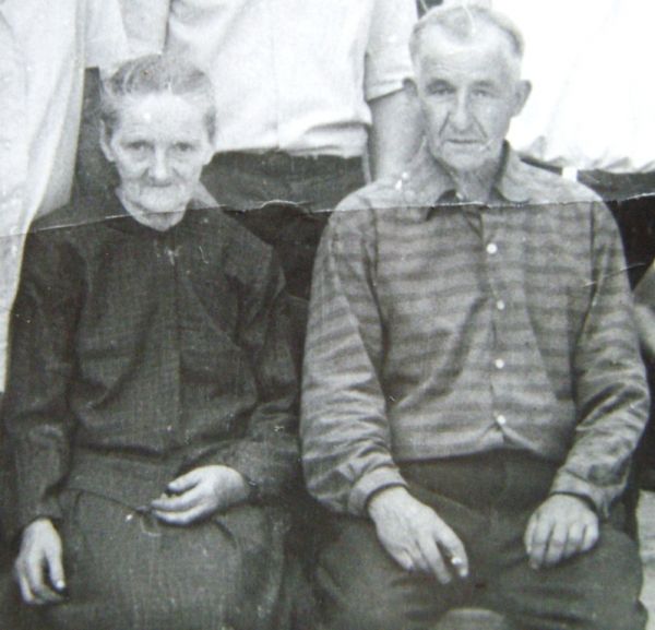  Macielewszczyzna, wieś   (Snoŭski sielsowiet  ). Булатая (Степук) Мар`я Iociфауна i Булаты Iван Рыгоравiч