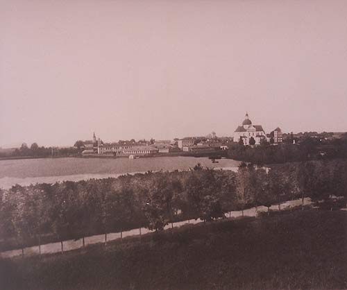  Niasviž, town ( ). Nieśwież. Widok na maisto z parku.<br>fot. Józef Boretti