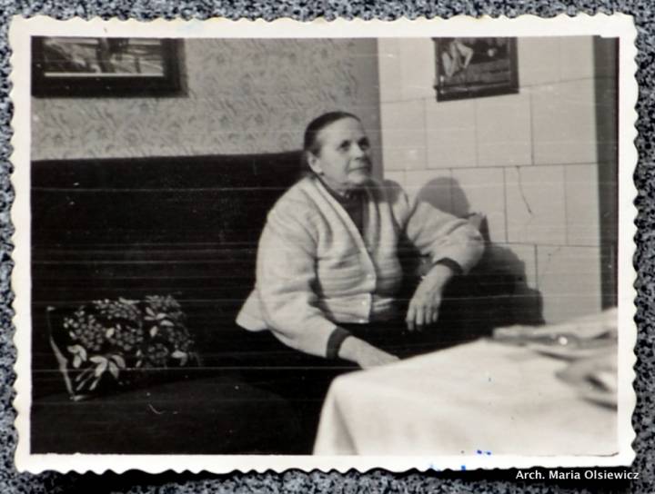  Rabowszczyzna, colony (Zalesie rural commune). Albina Olsiewicz.<br>Zdjęcie wykonane w miejscowości Tczew (PL) w latach 70 XX wieku.