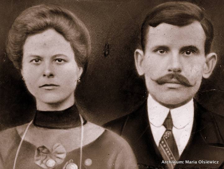 Rabowszczyzna, colony (Zalesie rural commune). Albina Olsiewicz z domu Rynkiewicz z mężem Maksymilianem Olsiewiczem.