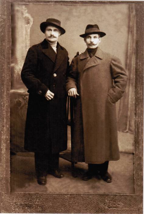  Ганышава, вёска (Смальянскі сельсавет). Прадед Алексей Кирик справа с братом. 