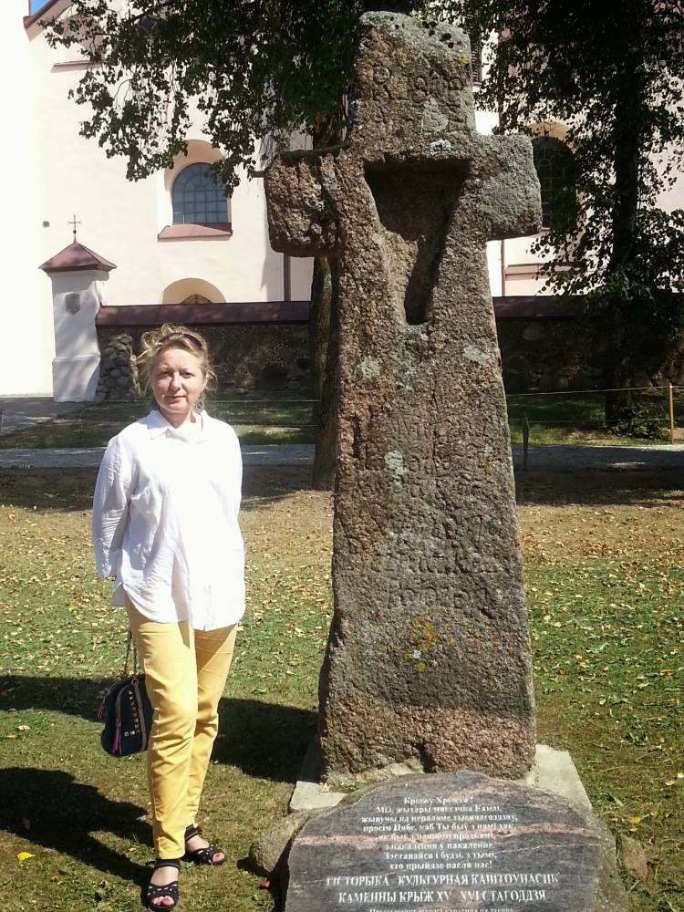  Камаі, аграгарадок (Камайскі сельсавет). В сквере перед костелом