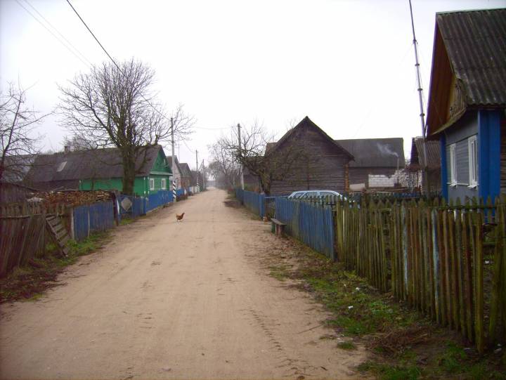  Saŭhuci, village (Ivyevskiy rural council). Ulica w Sauguciach .