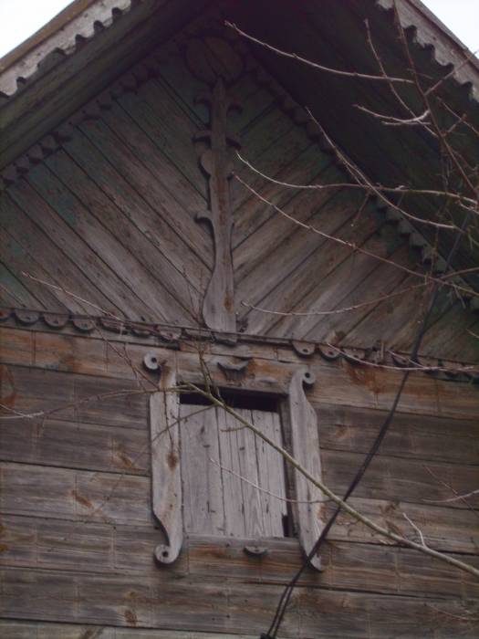  Saŭhuci, village (Ivyevskiy rural council). Element ozdobnej snycerki.
