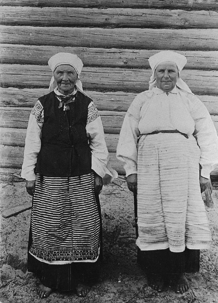  Wielkie Awtiutewicze, wieś   (Vialikaaŭciukoŭski sielsowiet  ). 1912 год. На фото Анна Бруцэко 70 лет и Анна Гаркуша 60 лет.<br>Фотограф Исаак Абрамович Сербава.