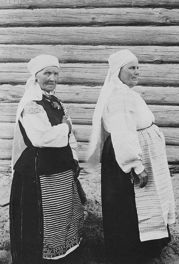  Wielkie Awtiutewicze, wieś   (Vialikaaŭciukoŭski sielsowiet  ). 1912 год. На фото Анна Бруцэко 70 лет и Анна Гаркуша 60 лет.<br>Фотограф Исаак Абрамович Сербава.