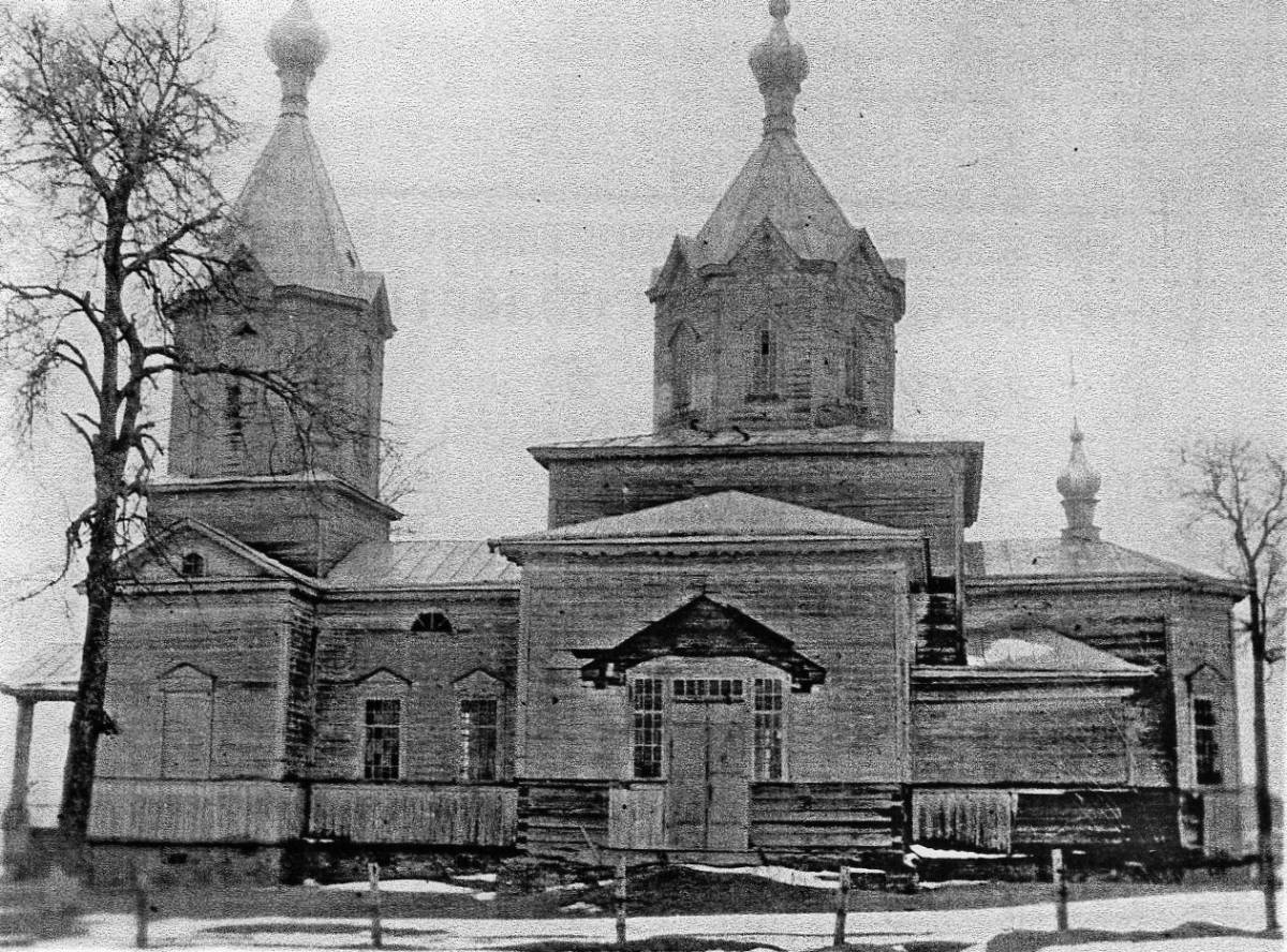  Staryy Krupets, village (Krupiecki rural council). Старокрупецкая церковь Святой Троицы 1830 года постройки