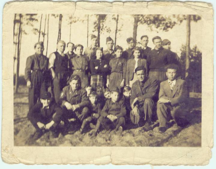  Pińsk, miasto   (   ). Pińsk.Fot. z okresu ok.1938-9r.Może ktoś z Pińskich chłopców się rozpozna lub kogoś z Rodziny.Na fot.któryś z braci Kamińskich.