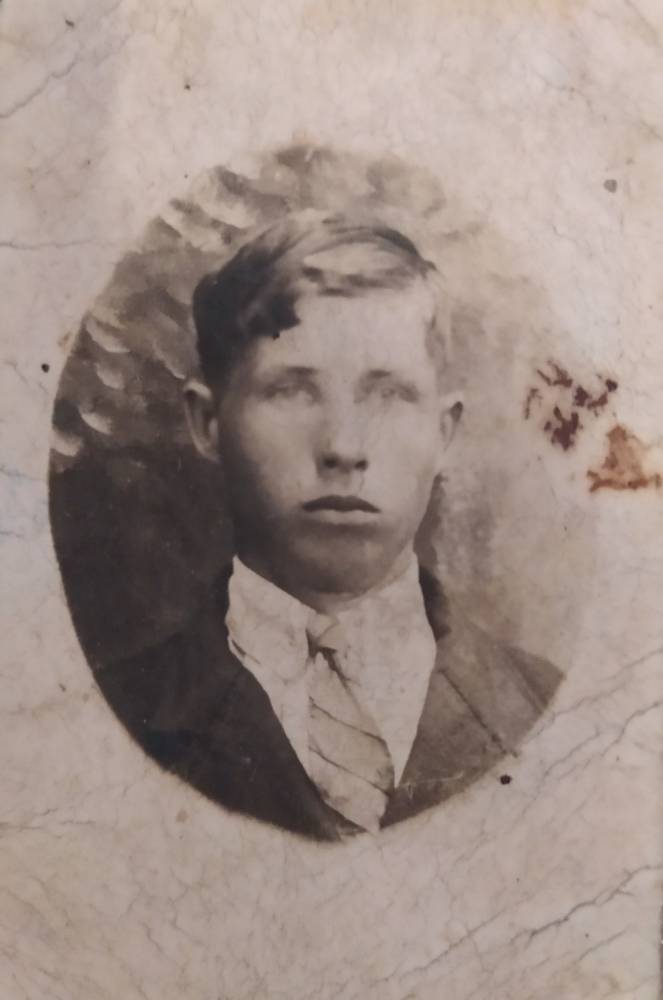  Uzhoreło, osada   (Różana gmina wiejska  ). Змитреня Иван Иванович 1909 г. р. В 1930 -ые жил в ур. Изгорелое