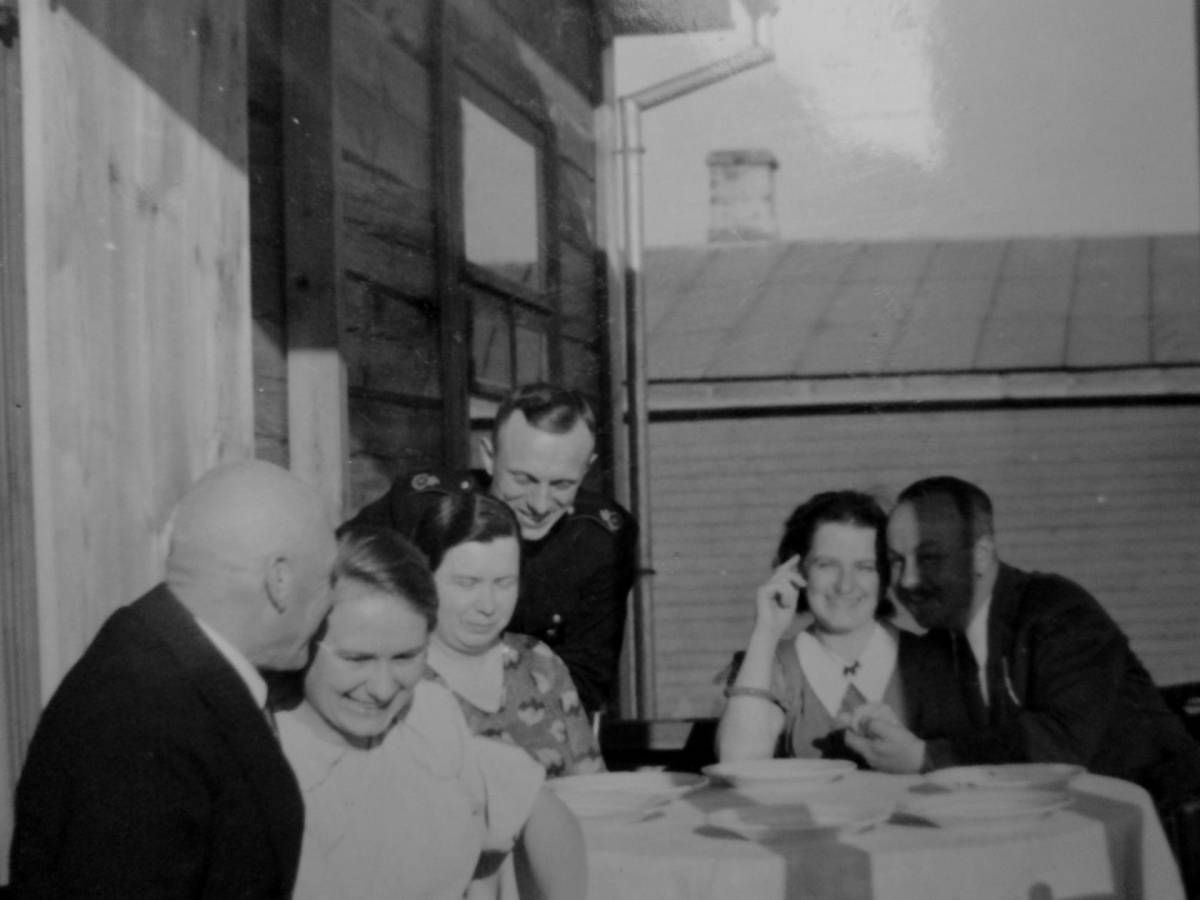  Vałožyn, town ( ). 