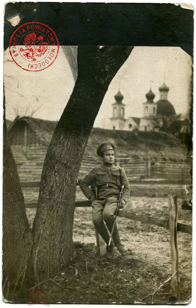  Беніца, вёска (Лебедзеўскі сельсавет). Ваенны на фронце Беніцкага касцёла.