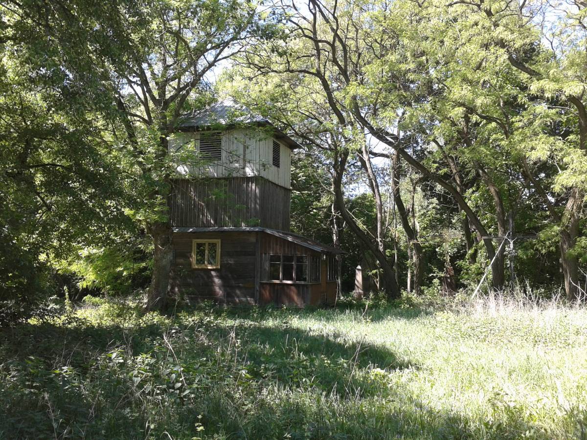  Kiwatycze, folwark (Matjasy rural commune). Dzwonnica - pozostałość po dawnym kościółku i cmentarzu