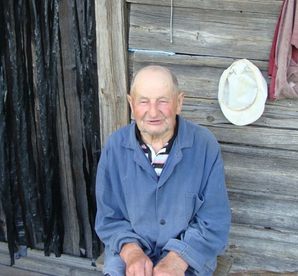  Uznoha, village (Moracki rural council). Карэнны жыхар в. Узнога Каржак Алесь, які памятае вельмі шмат з таго, што было.