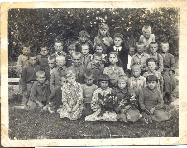  Лінова, вёска (Лінава вясковая гміна). 3 клас выпуска 1958 г. Ліноўскай школы