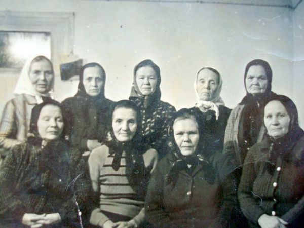  Гейсишки, калонія (Мейшагола вясковая гміна). Женщины деревни