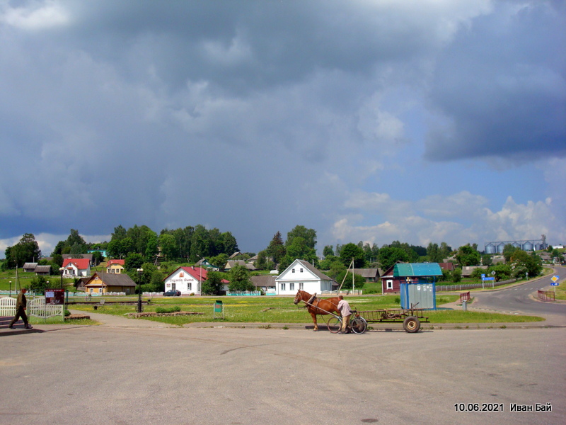  Крэва, аграгарадок (Крэўскі сельсавет). В центре посёлка