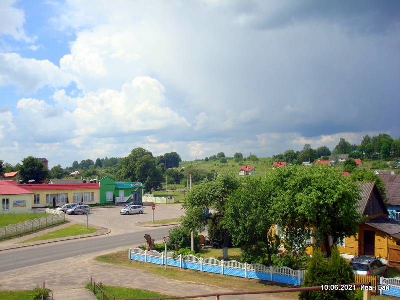  Крэва, аграгарадок (Крэўскі сельсавет). Вид от костёла