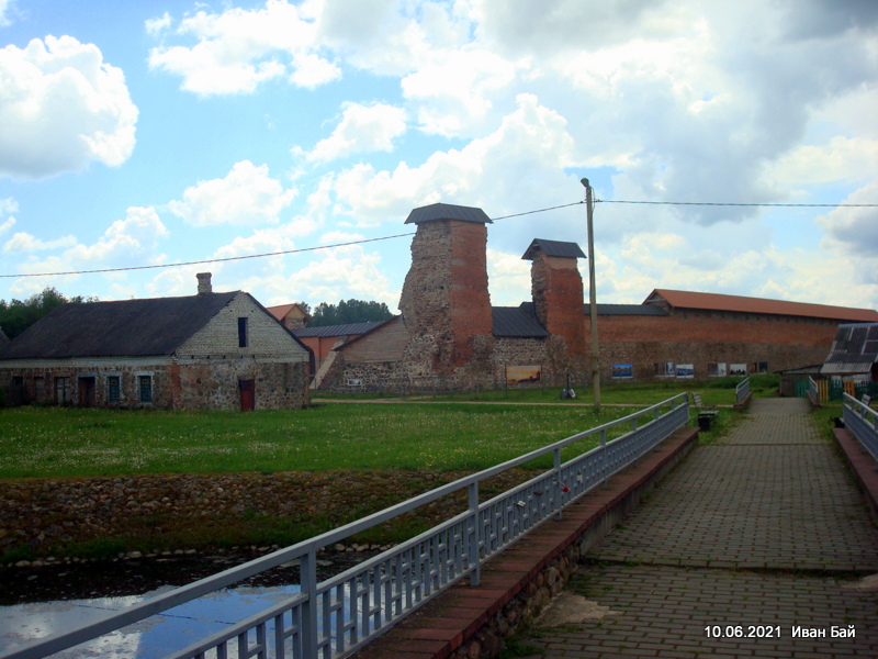  Крэва, аграгарадок (Крэўскі сельсавет). Кревский замок