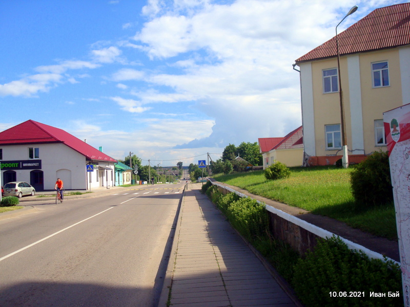  Worniany, agromiasteczko   (Worniamy sielsowiet  ). Улица в посёлке