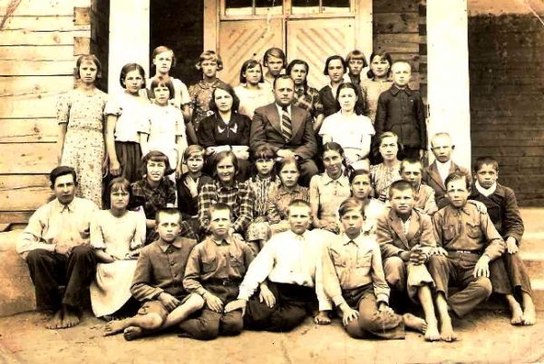  Walówka, agromiasteczko   (Walówka sielsowiet  ). Szkoła Powszechna w Walówce