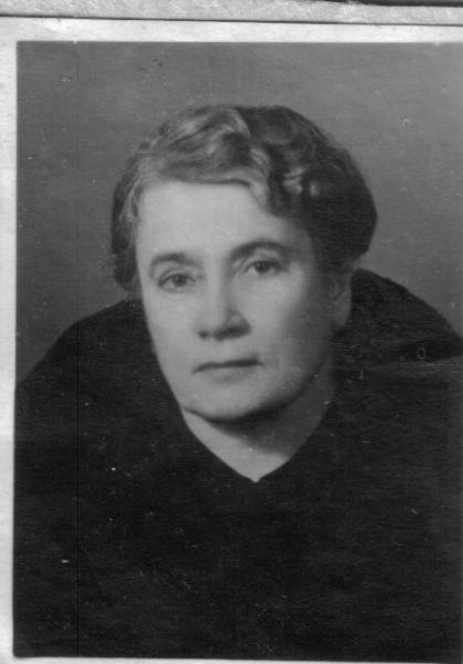  Koniuchy, majątek (Podbrzezie gmina wiejska). Helena Dowgiałło zd. Wagner siostra Witolda Wagnera. Żona Władysława Ignacego Dowgiałły. Majątek Romaniszki /obecnie Białoruś-poprzednio Litwa/Parafia ŁYNTUPY.