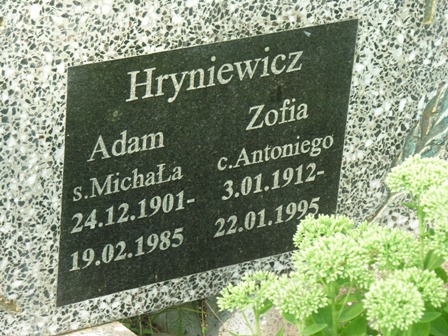  Чарневічы, аграгарадок (Празароцкі сельсавет). Jedna z tablic z cmentarza