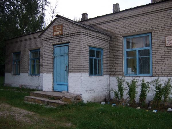  Дедки, деревня (Ситцевский сельсовет). Мясцовы клуб.