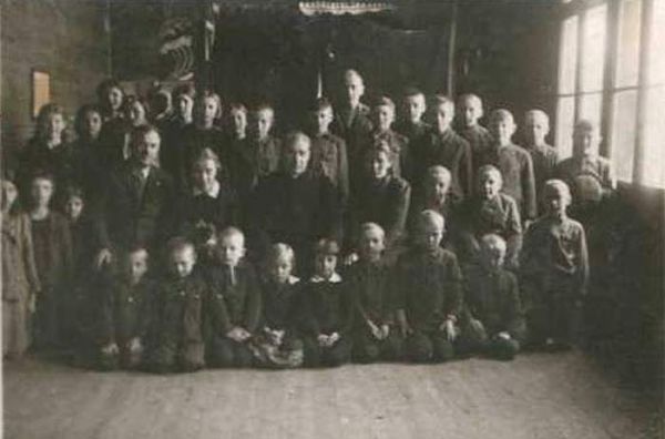  Вязынь, агрогородок (Вязынский сельсовет). Вучні вязынскай усеагульнай школы