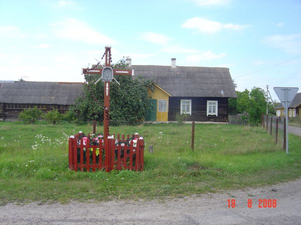  Jurgielany, wieś (Dziewieniszki gmina wiejska). krzyż przy drodze