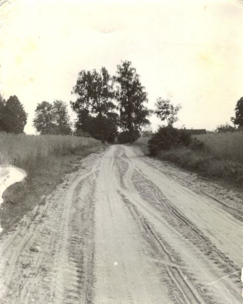  Rakowszczyzna, folwark   (Parafianów gmina wiejska  ). Wjazd do Rakowszczyzny 1970-te lata.